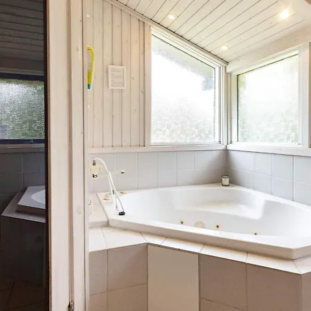 4 Star Holiday Home In Vaeggerlose *