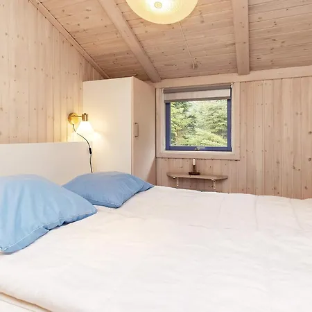 4 Star Holiday Home In Vaeggerlose * Bøtø By